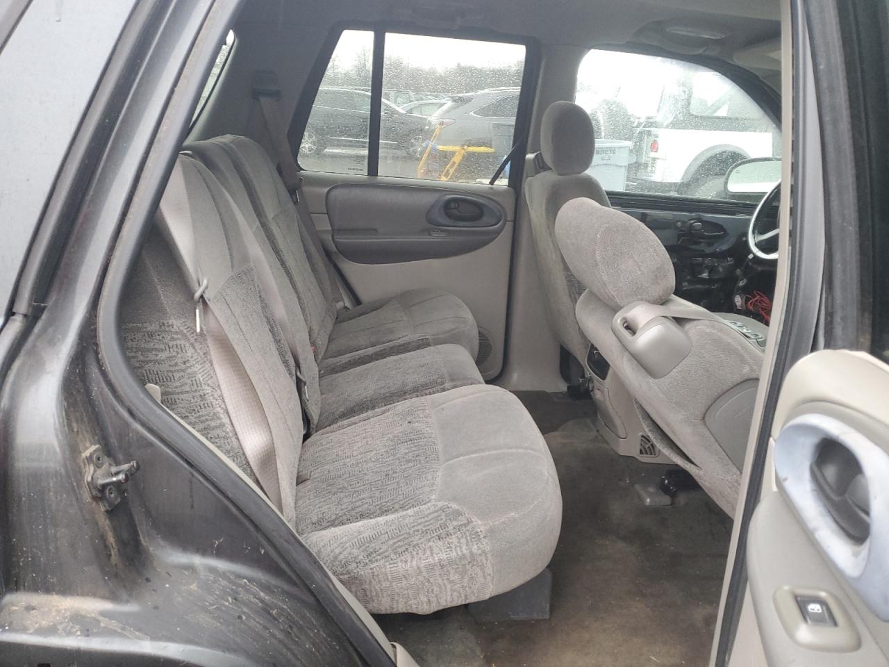 2003 Chevrolet TrailBlazer - Image 11