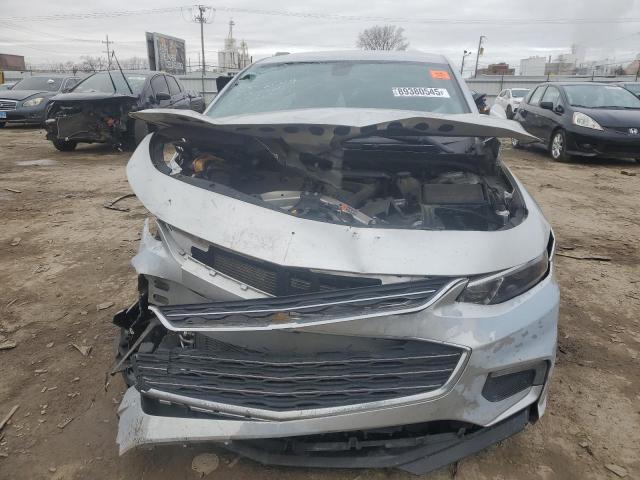 Sedans CHEVROLET MALIBU 2017 Srebrny