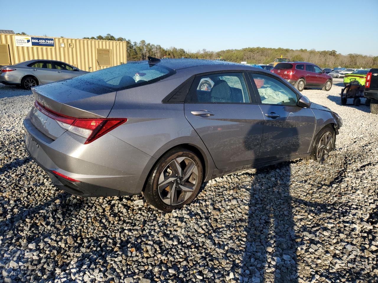 2023 Hyundai Elantra - Image 3