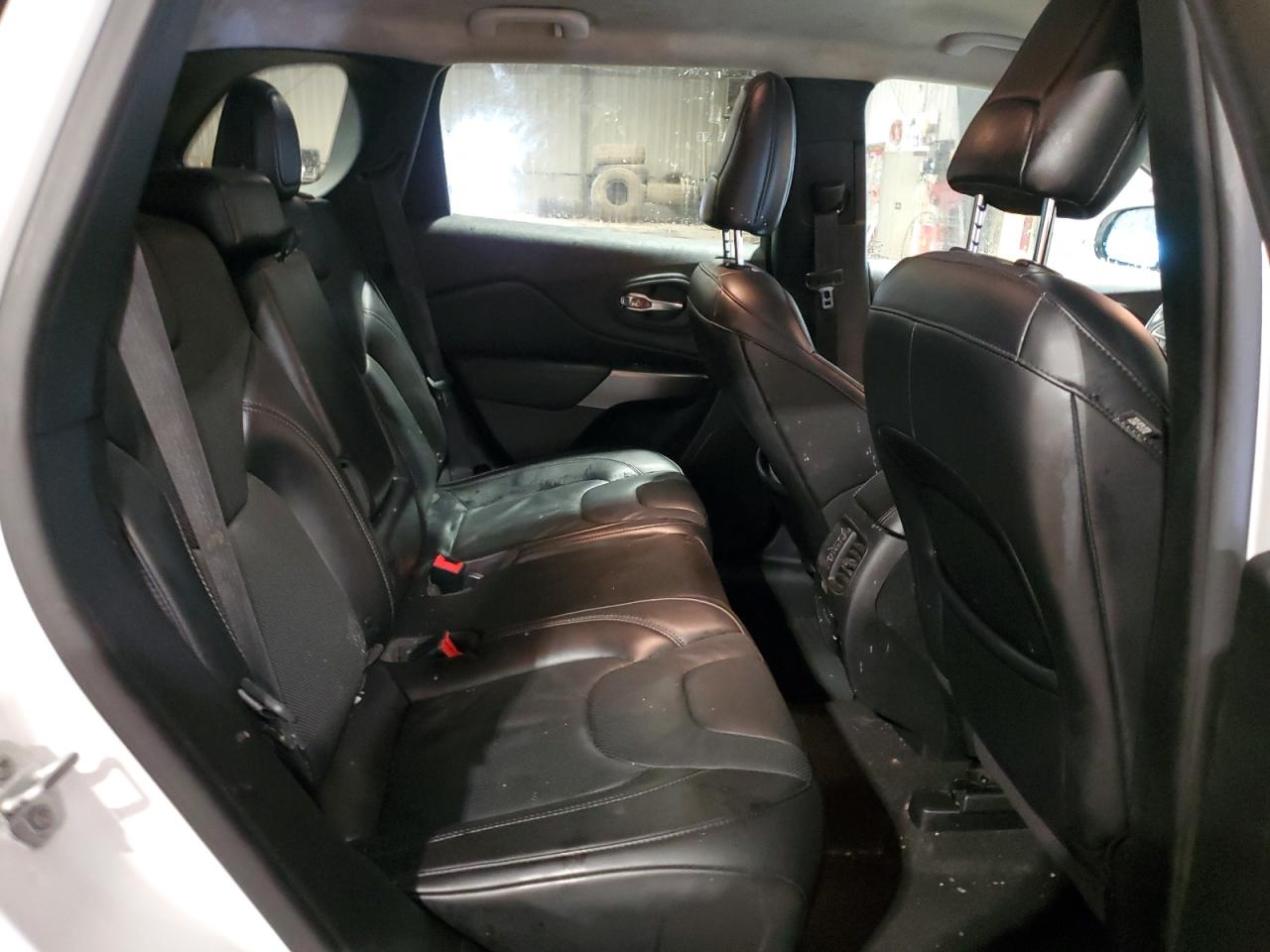 2019 Jeep Grand Cherokee - Image 11