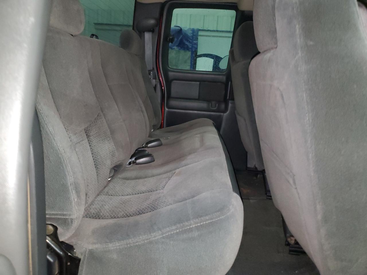 2005 Chevrolet Silverado - Image 10