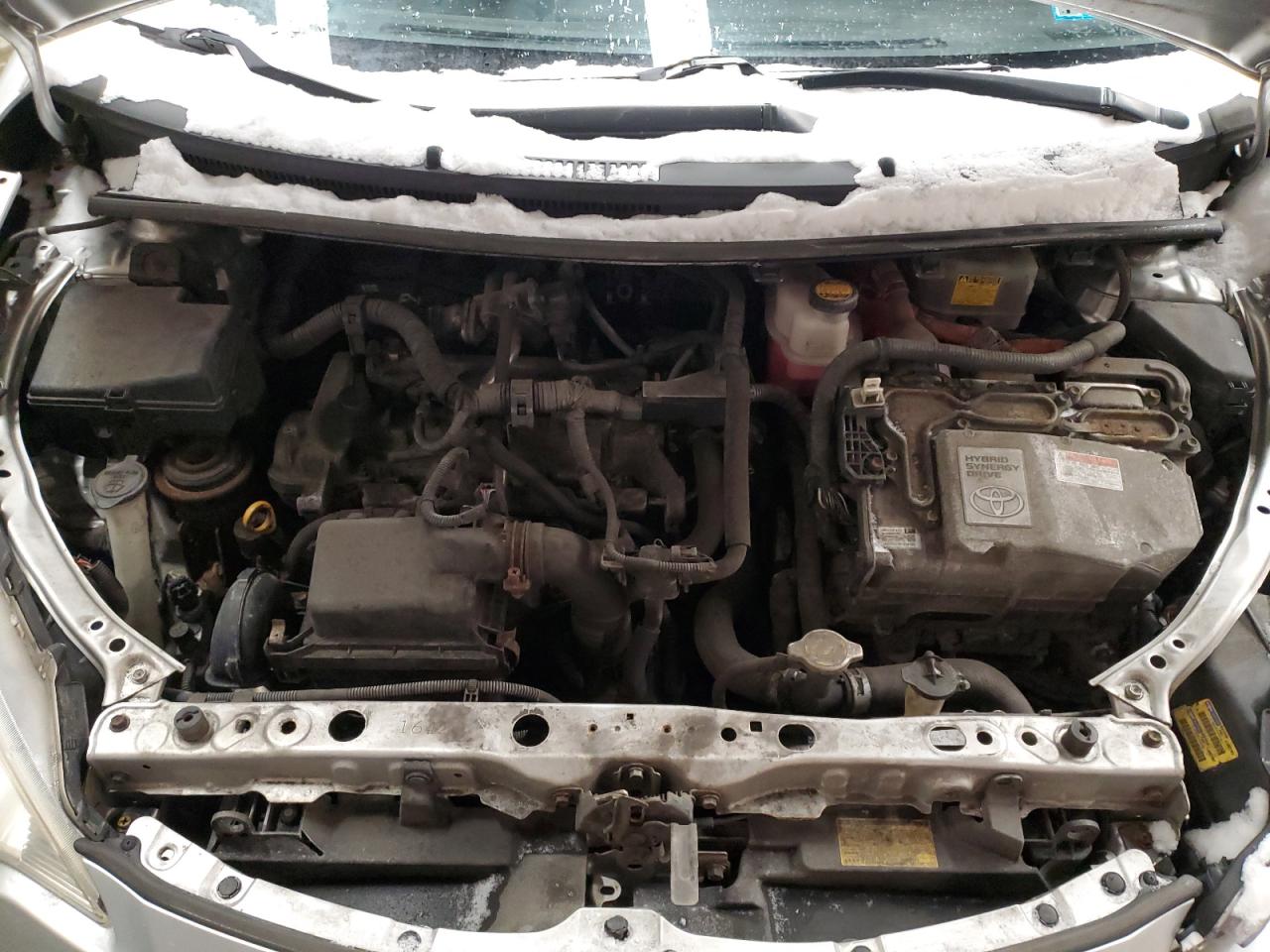 2013 Toyota Prius - Image 12