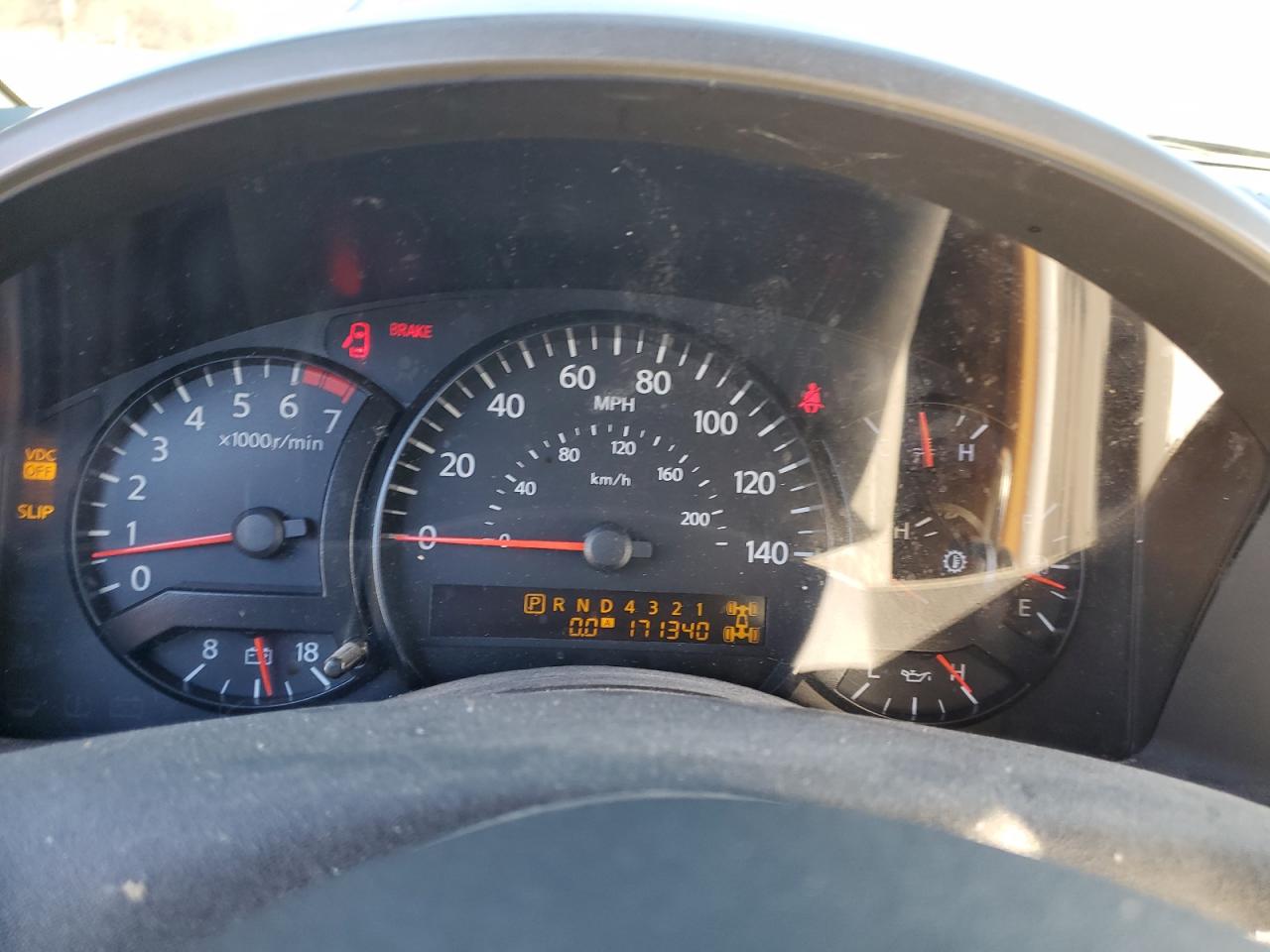 2005 Nissan Armada - Image 9