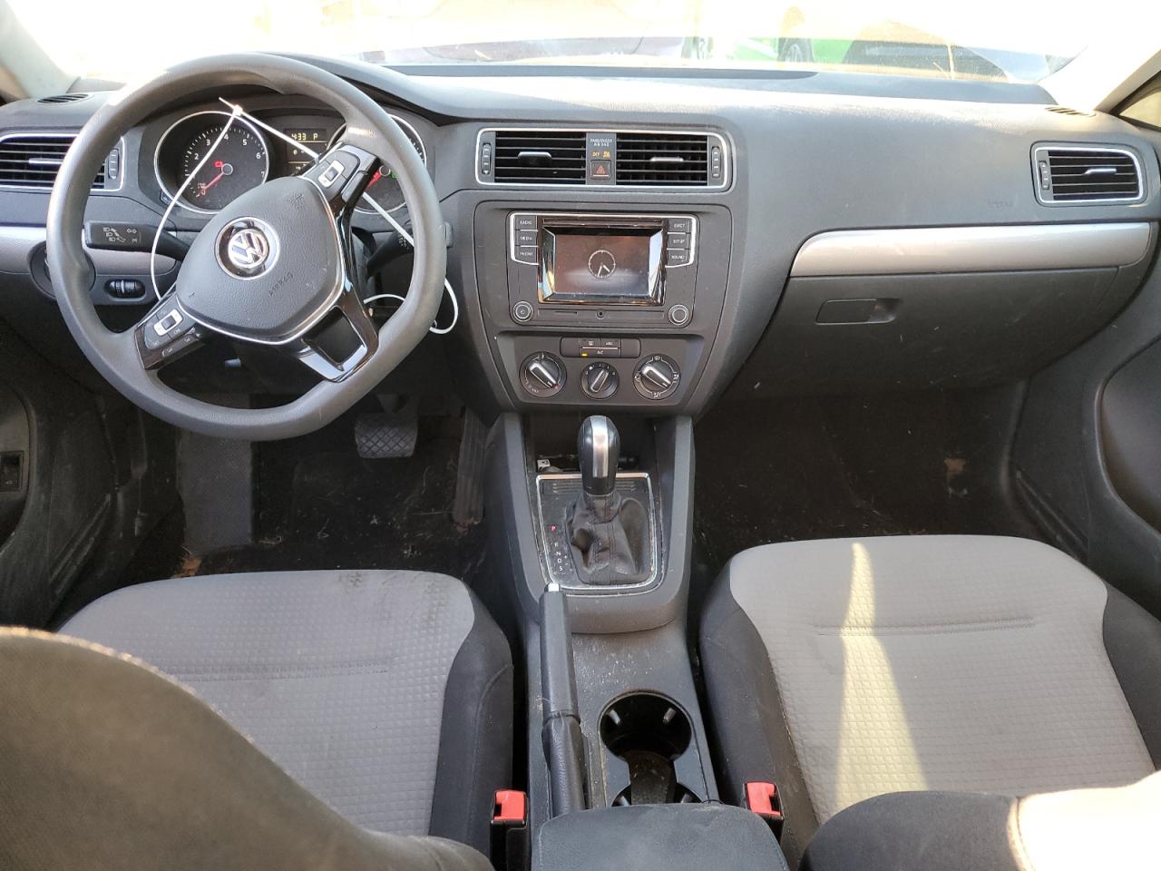 2017 Volkswagen Jetta - Image 8