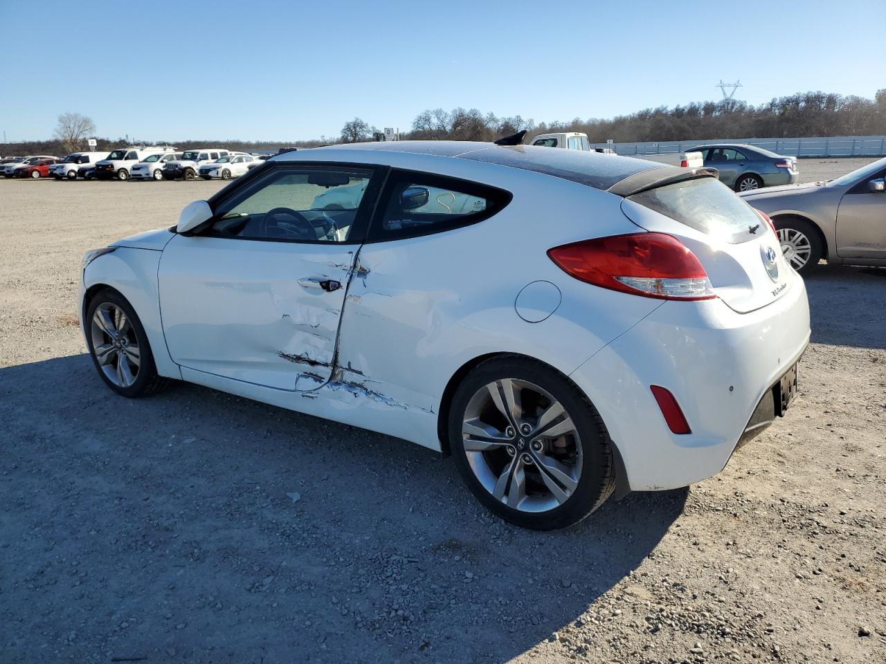 2013 Hyundai Veloster - Image 2