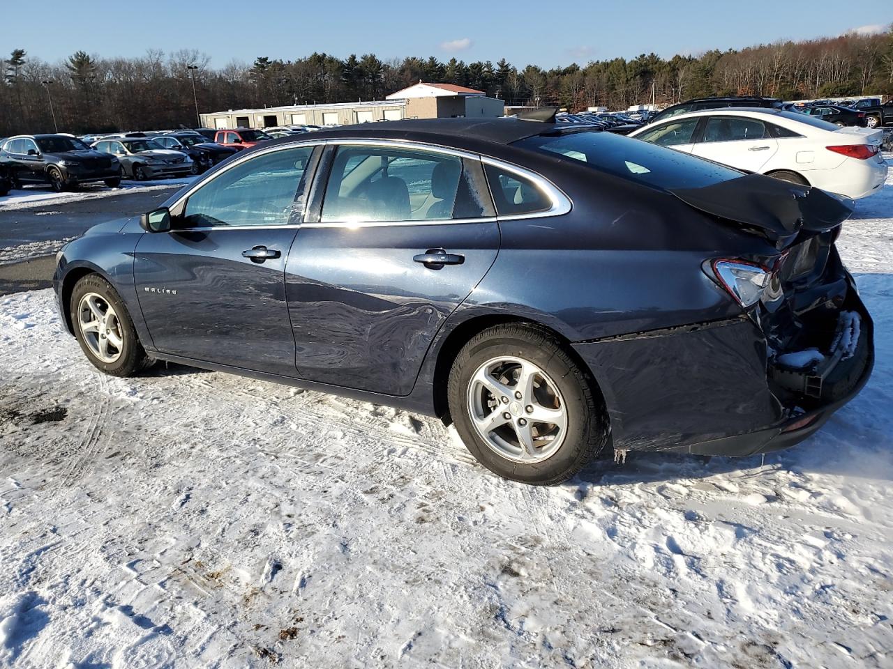 2016 Chevrolet Malibu - Image 2