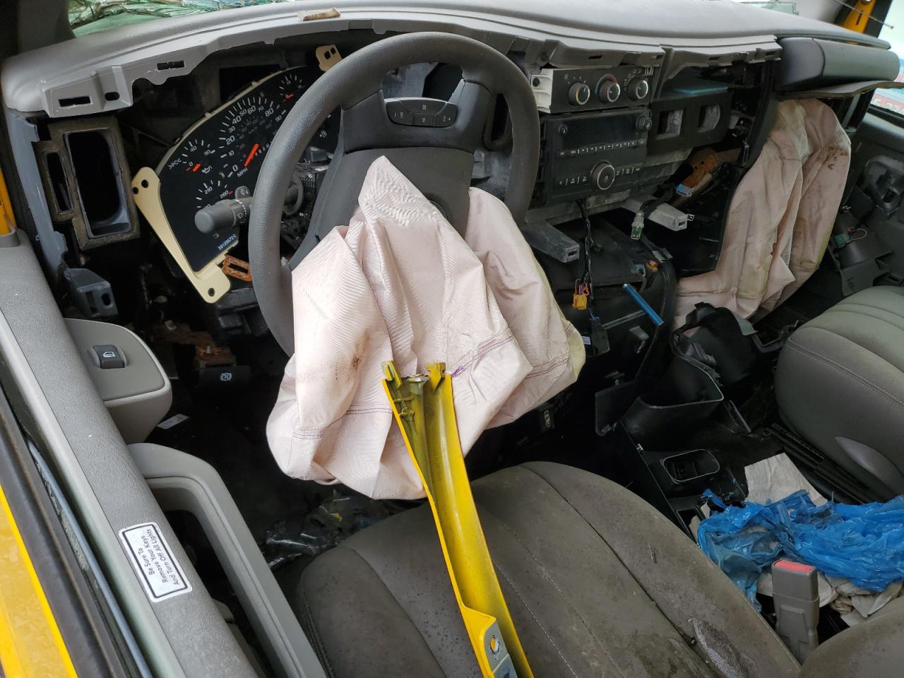 2018 GMC Savana - Image 8