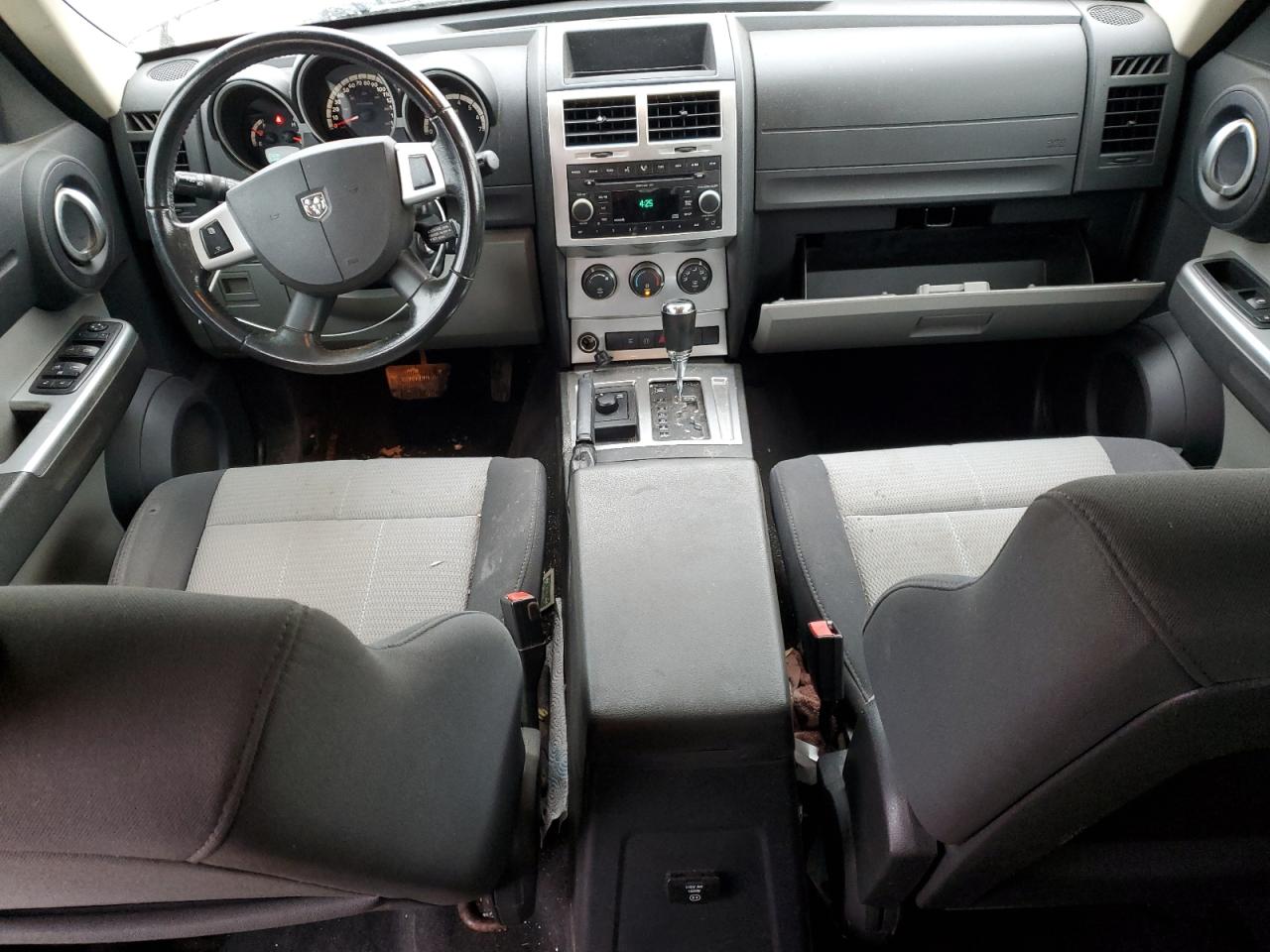 2008 Dodge Nitro - Image 8