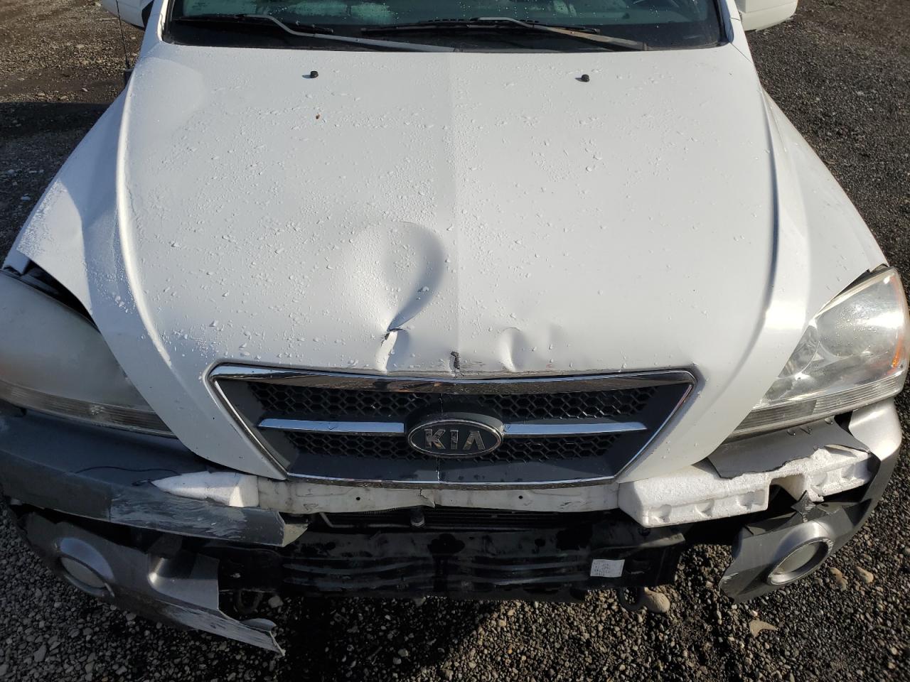 2005 Kia Sorento - Image 12