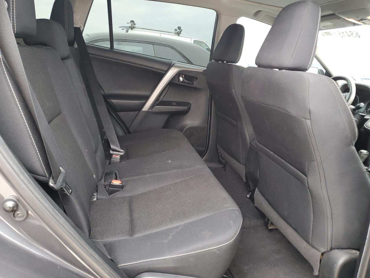 2018 Toyota RAV 4 - Image 11