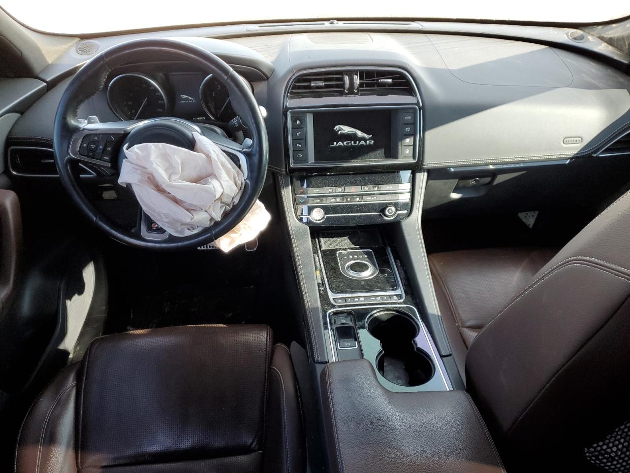 2017 Jaguar F-Pace - Image 8