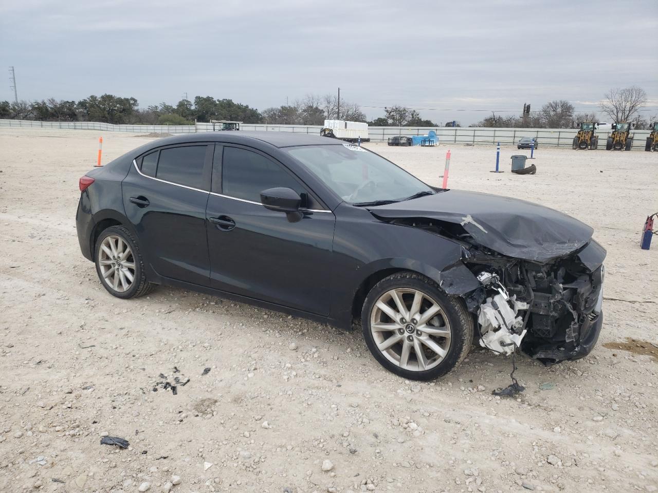 2017 Mazda 3 - Image 4