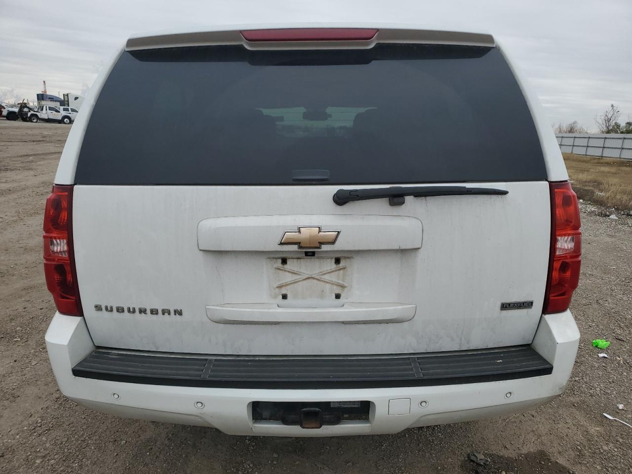 2010 Chevrolet Suburban - Image 6