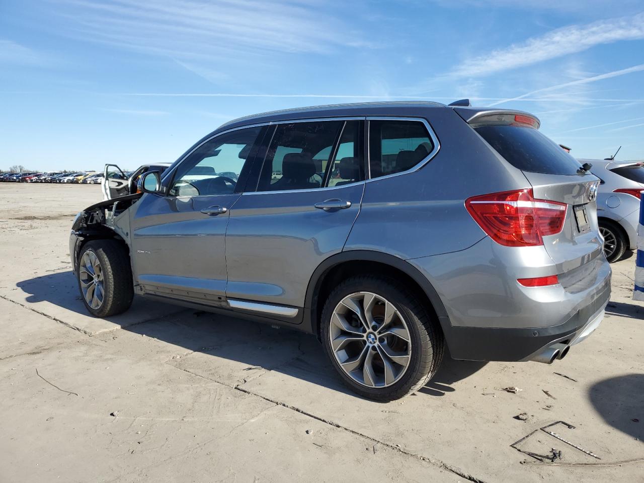 VIN 5UXWX9C54H0T09014 2017 BMW X3 no.2