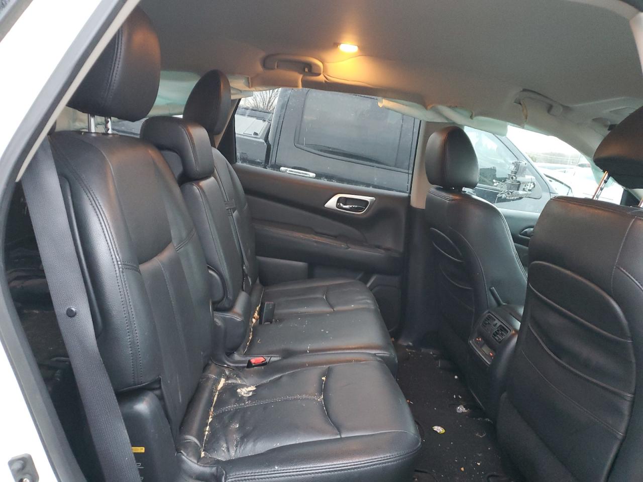 2013 Nissan Pathfinder - Image 11
