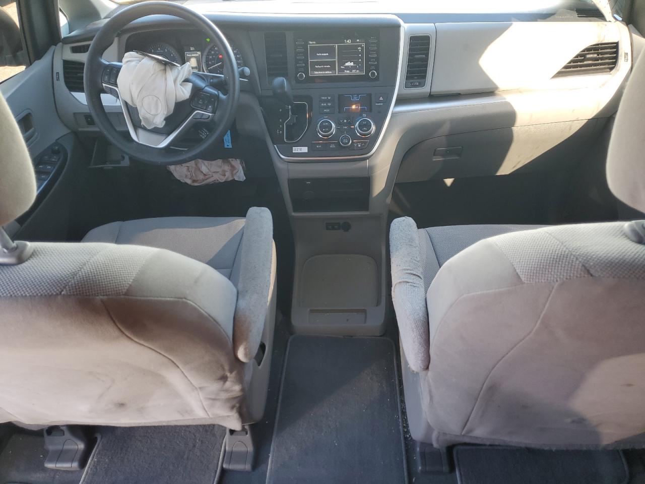 2020 Toyota Sienna - Image 8