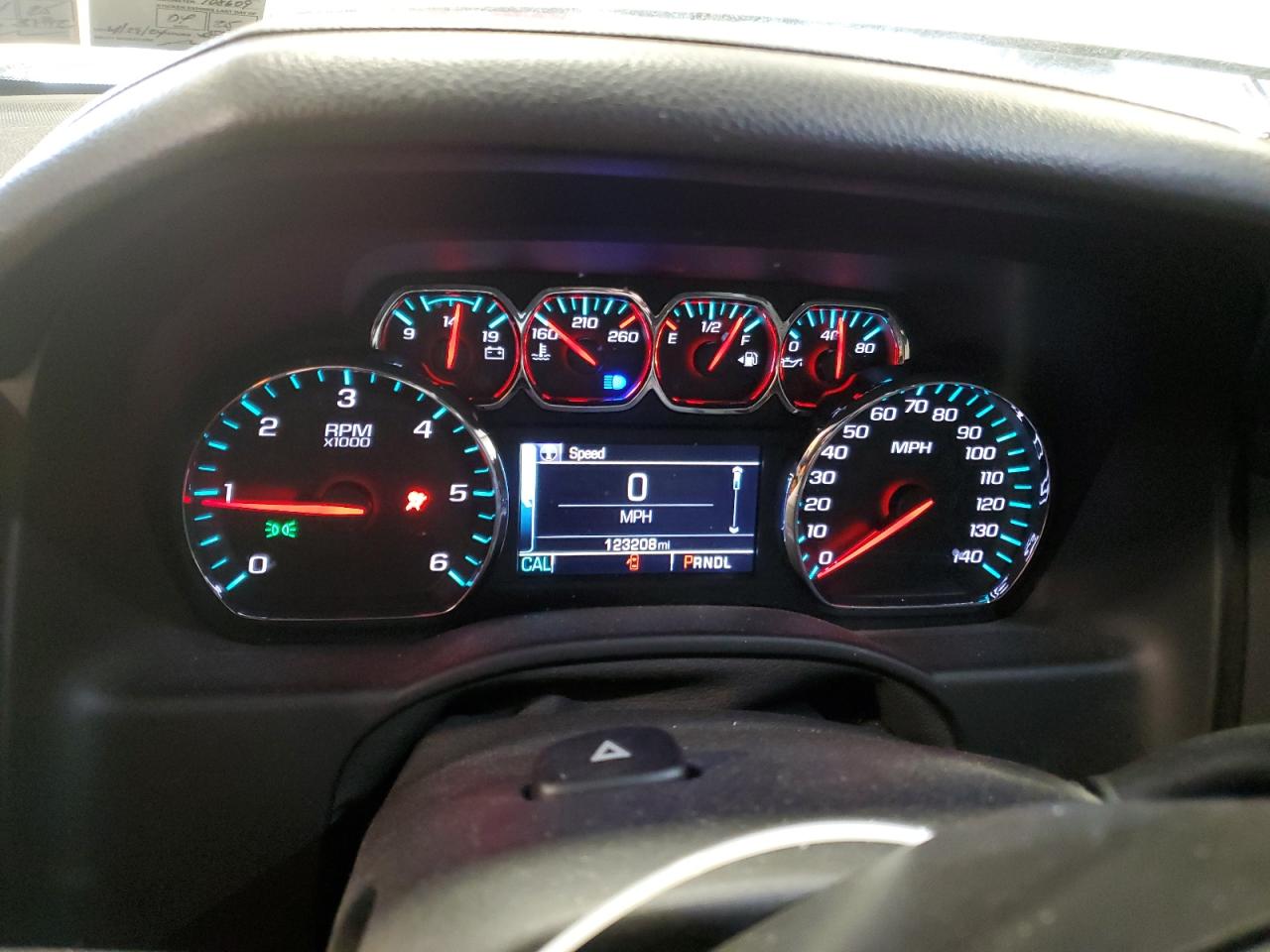 2017 GMC Yukon - Image 9