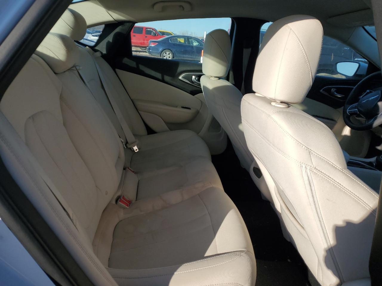 2015 Chrysler 200 - Image 10