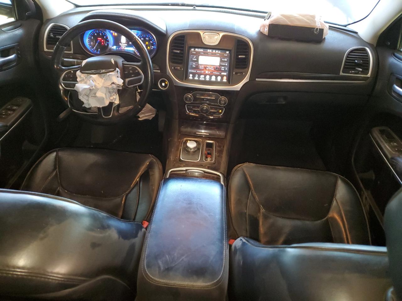 2017 Chrysler 300 - Image 8