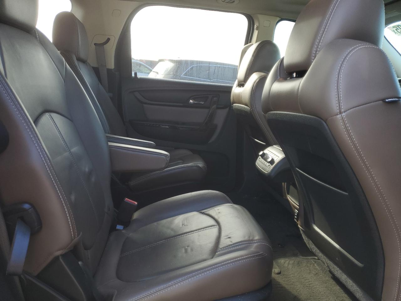 2015 GMC Acadia - Image 11