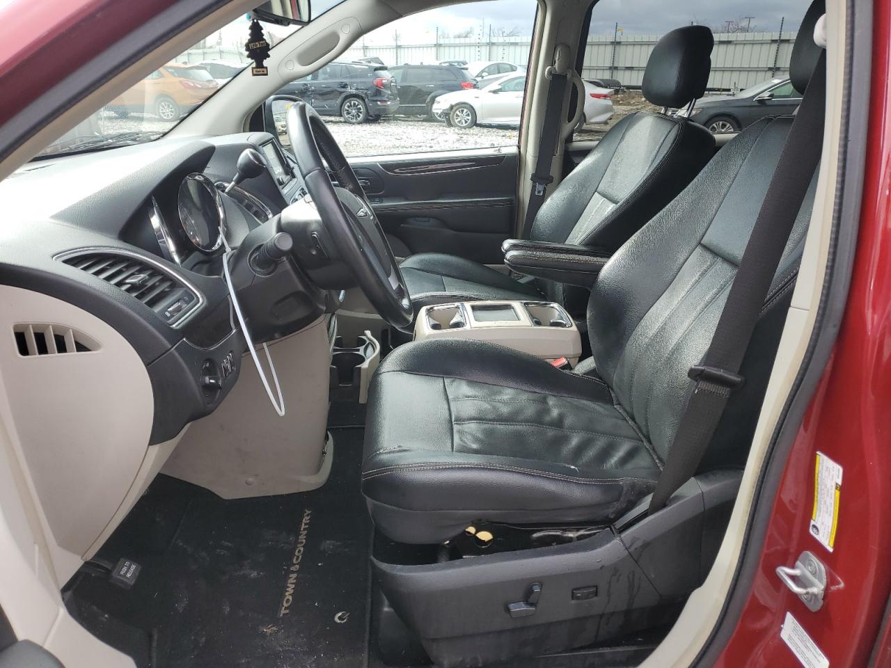 2013 Chrysler Town & Country - Image 7