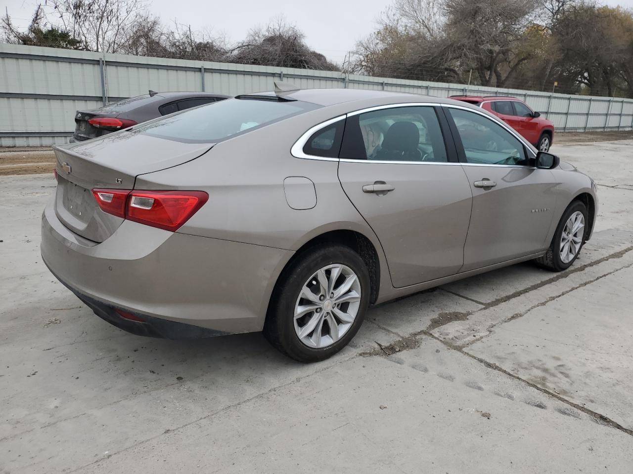 2023 Chevrolet Malibu - Image 3