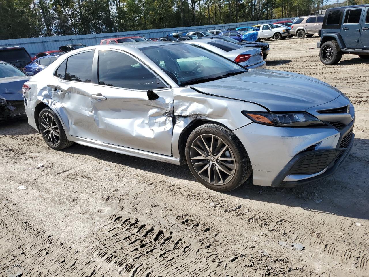 2021 Toyota Camry - Image 4