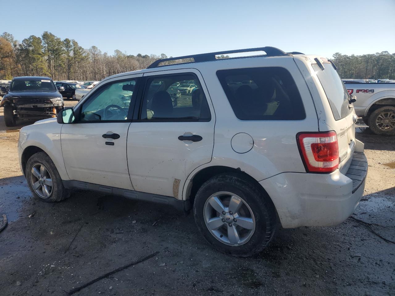 2011 Ford Escape - Image 2