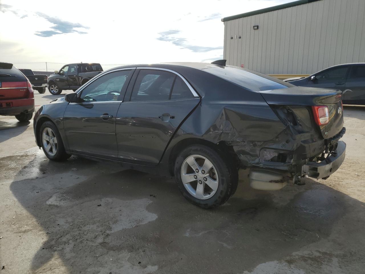 2016 Chevrolet Malibu - Image 2