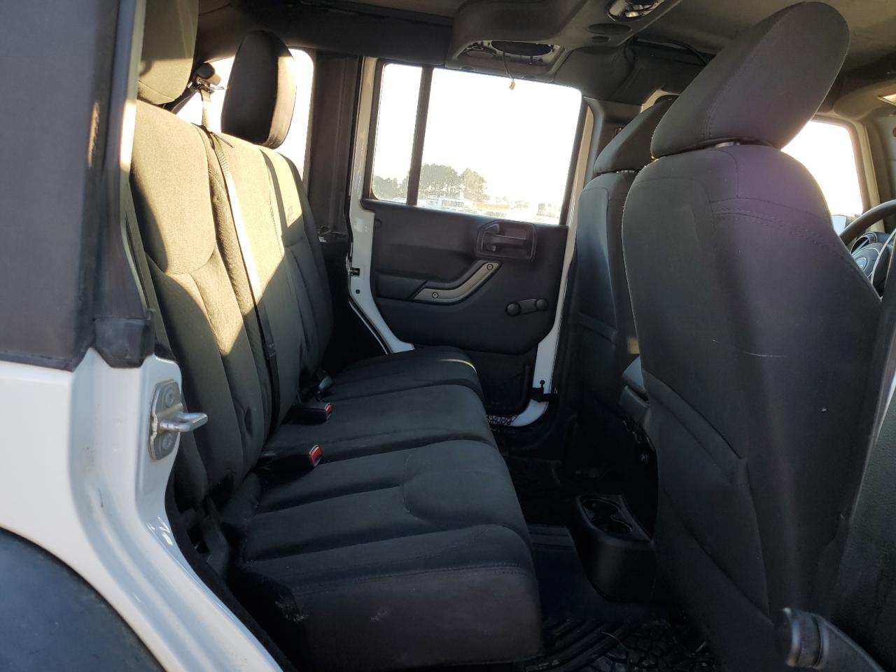 2016 Jeep Wrangler - Image 10