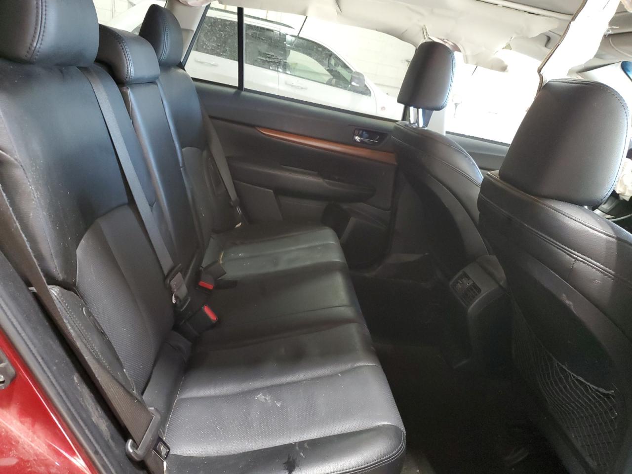 2014 Subaru Outback - Image 11