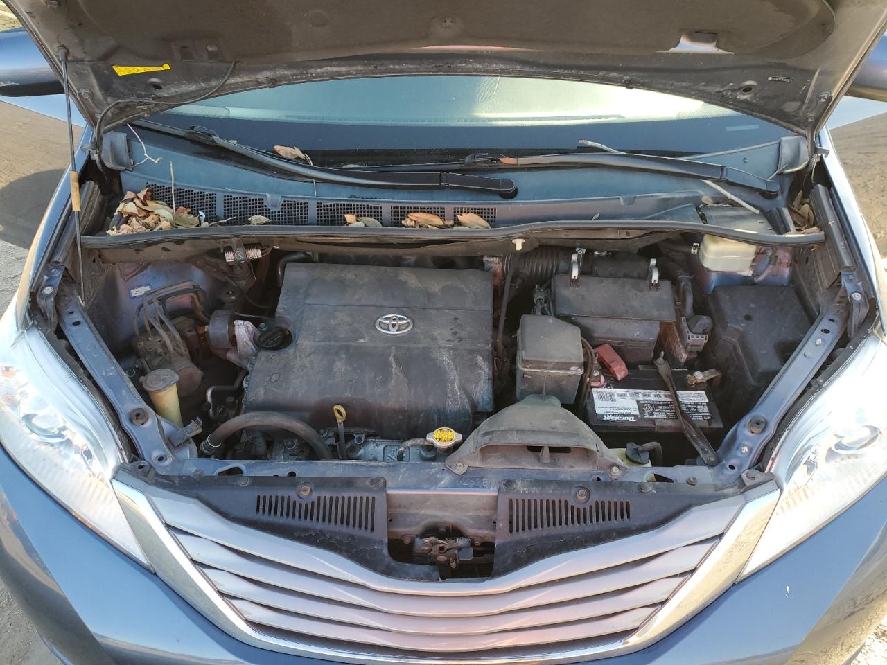 2015 Toyota Sienna - Image 12