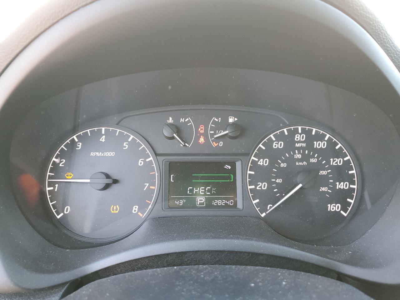 2015 Nissan Sentra - Image 9