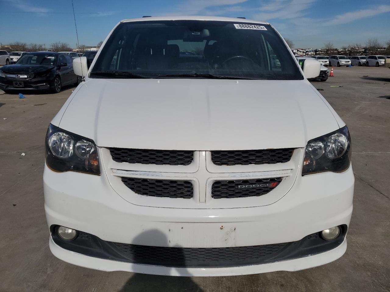 VIN 2C4RDGEGXJR241291 2018 DODGE CARAVAN no.5