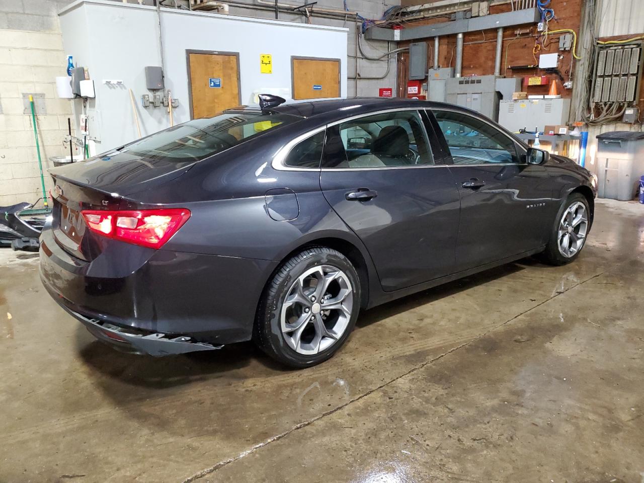 2023 Chevrolet Malibu - Image 3