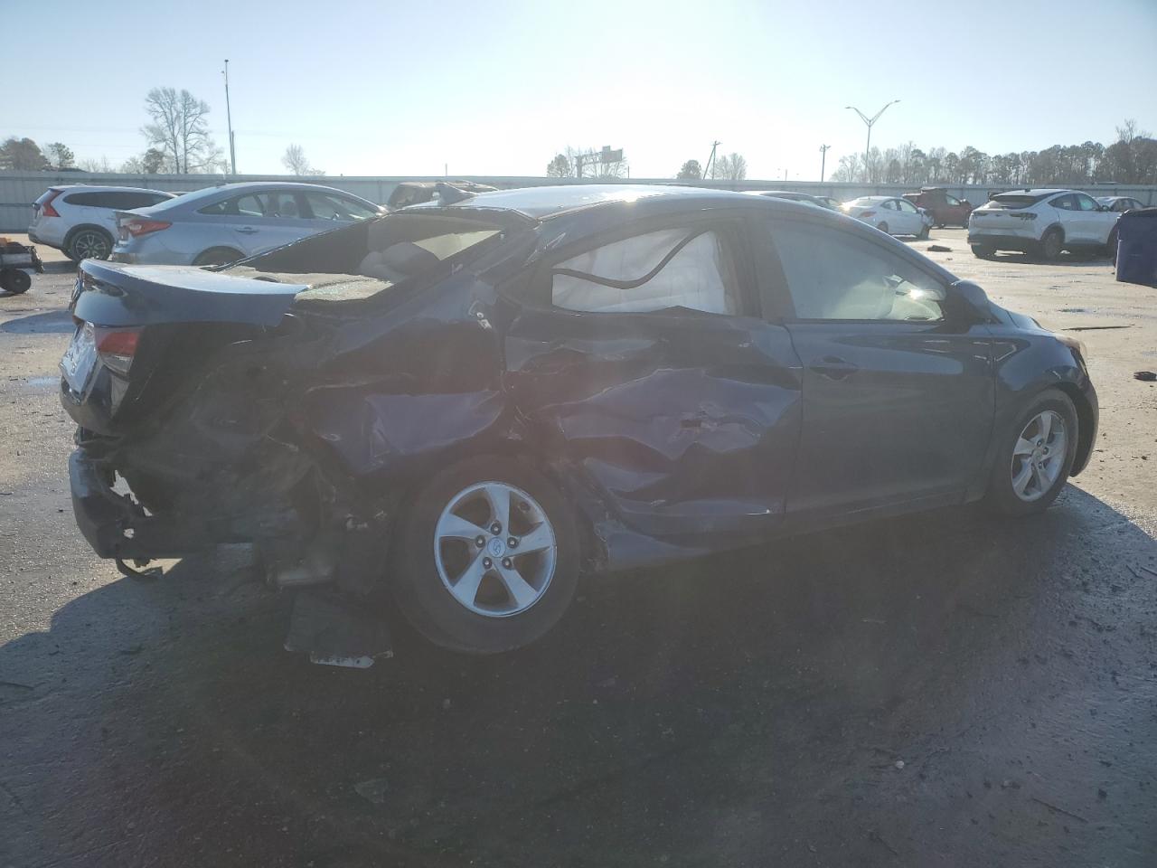 2014 Hyundai Elantra - Image 3