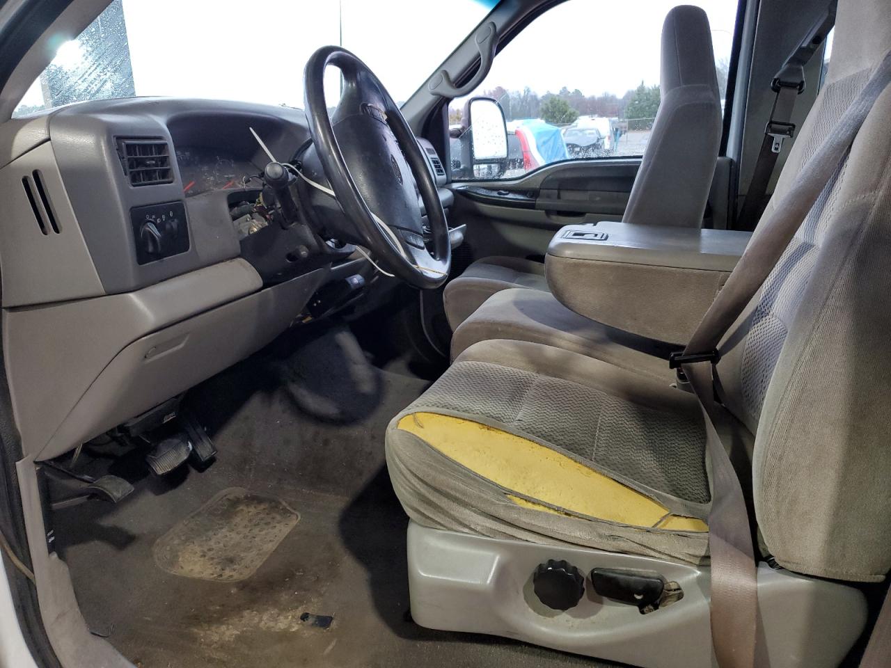 2001 Ford F250 - Image 7