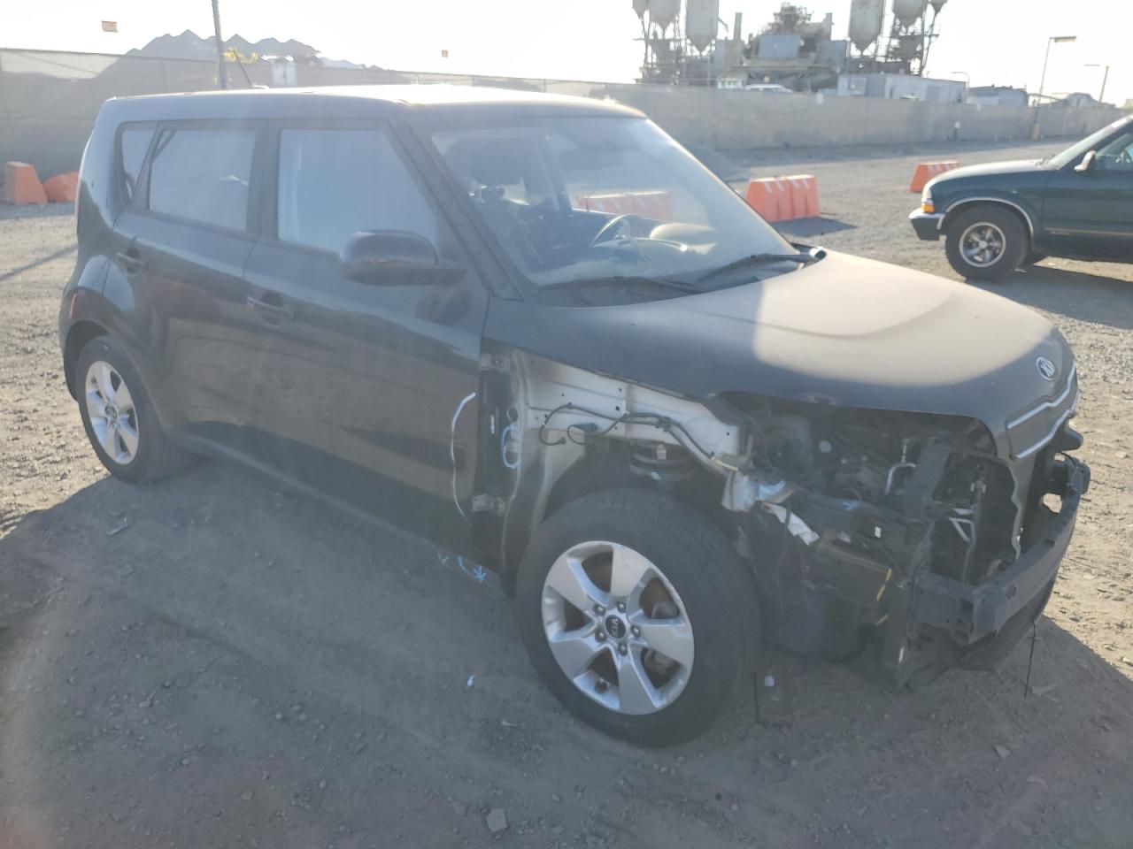 VIN KNDJN2A28K7695467 2019 KIA SOUL no.4