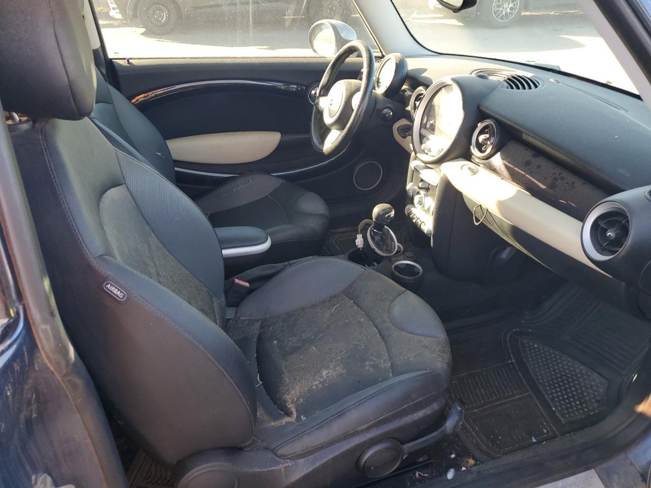 2010 MINI Cooper - Image 10