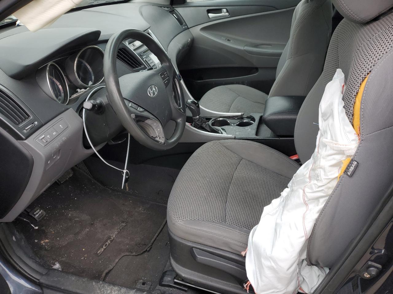 2011 Hyundai Sonata - Image 7
