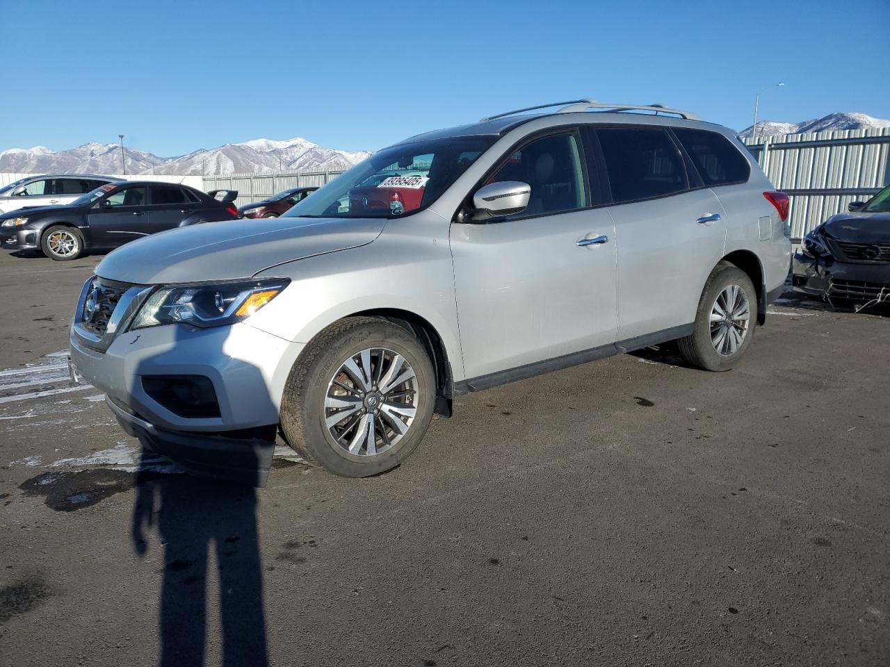 2017 Nissan Pathfinder - Image 1