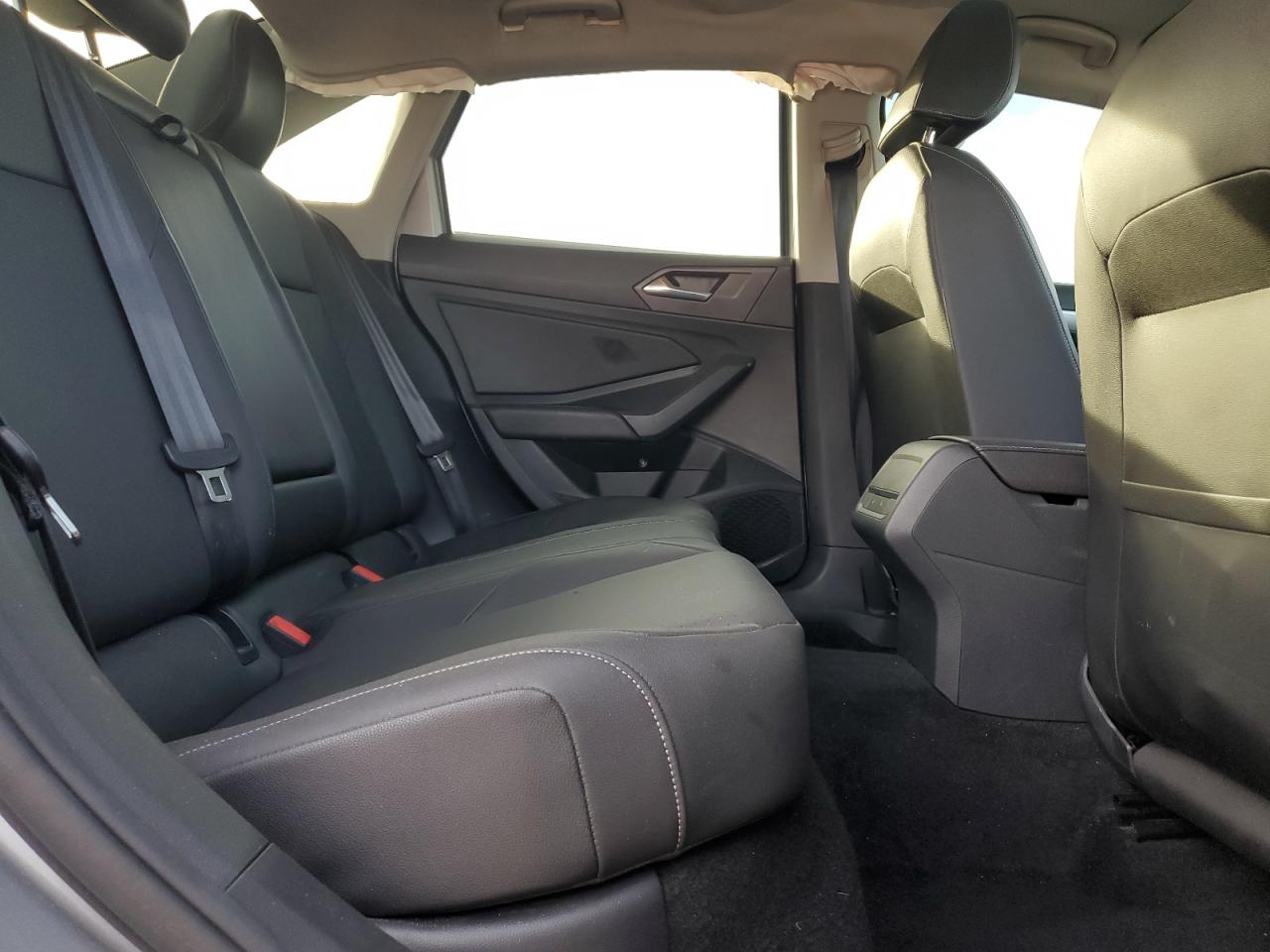 2019 Volkswagen Jetta - Image 10