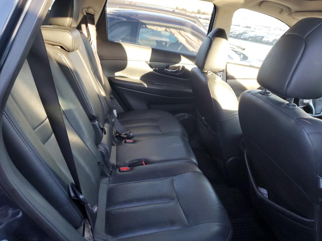 2015 Nissan Rogue - Image 11