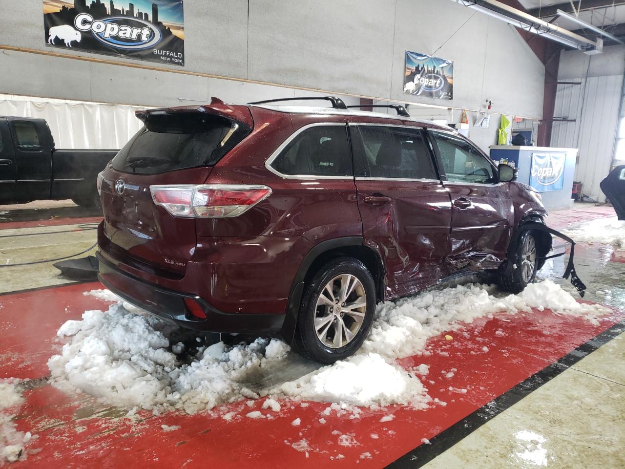 2015 Toyota Highlander - Image 3