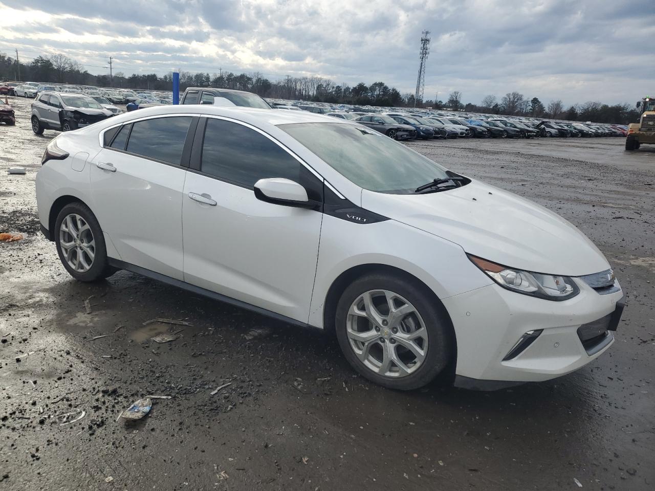2017 Chevrolet Volt - Image 4