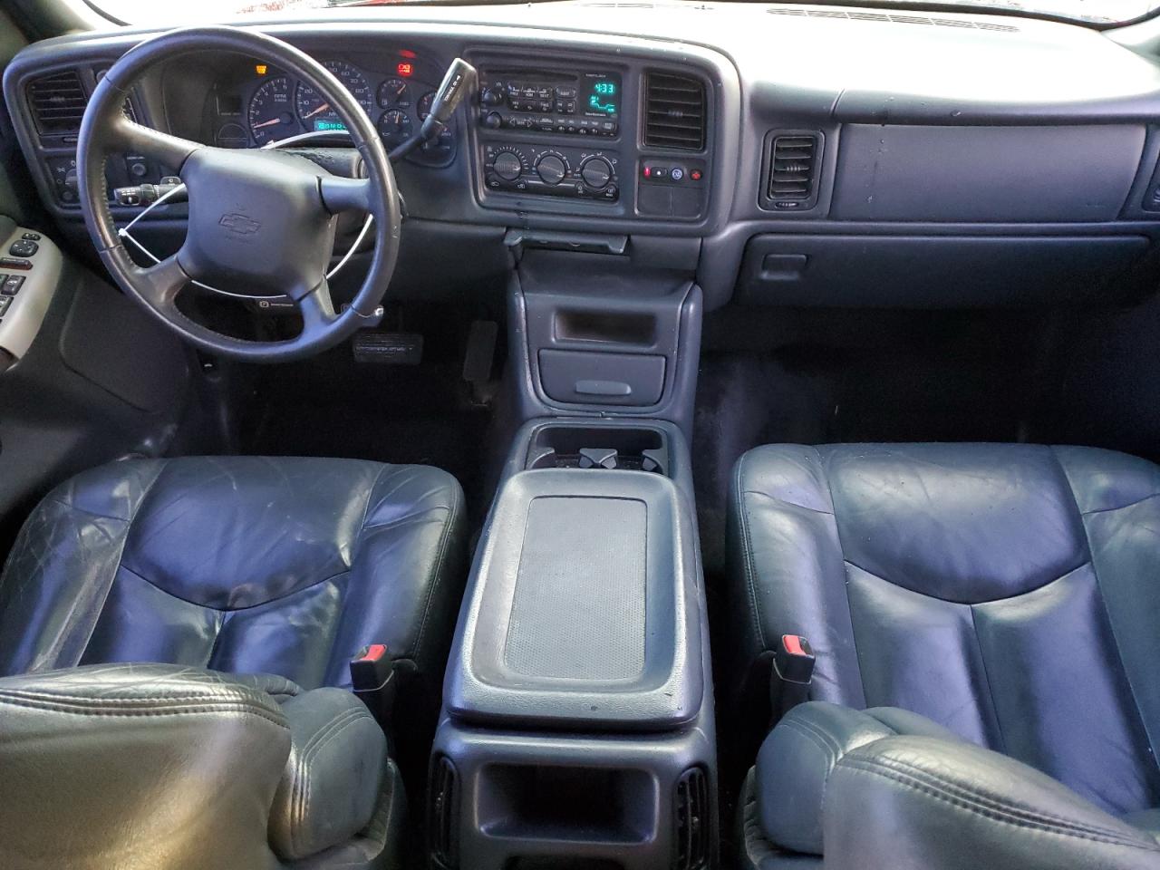 2002 Chevrolet Avalanche - Image 8