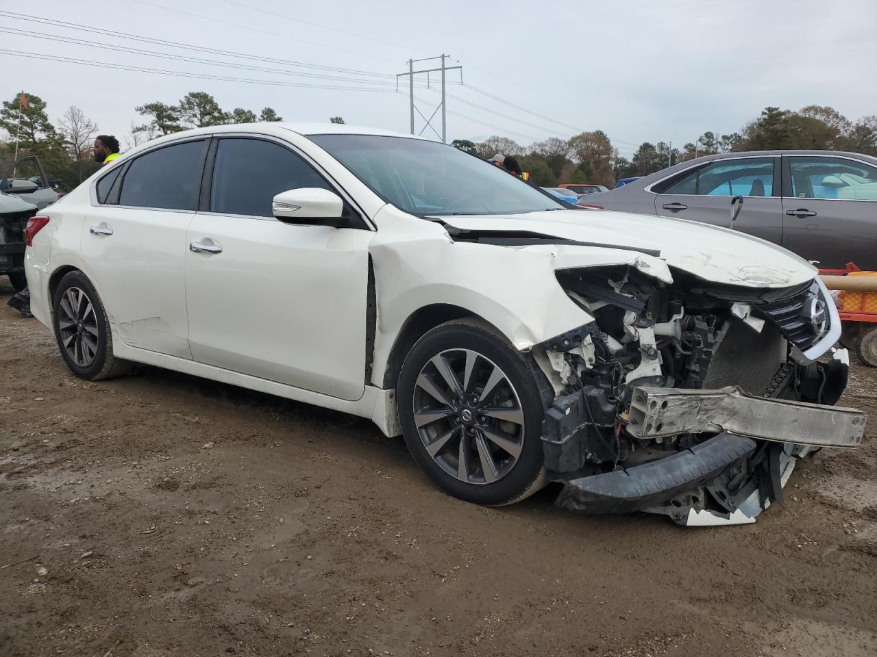 2016 Nissan Altima - Image 4