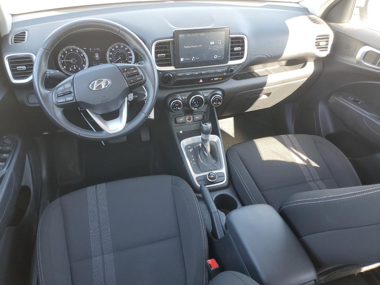 2022 Hyundai Venue - Image 8