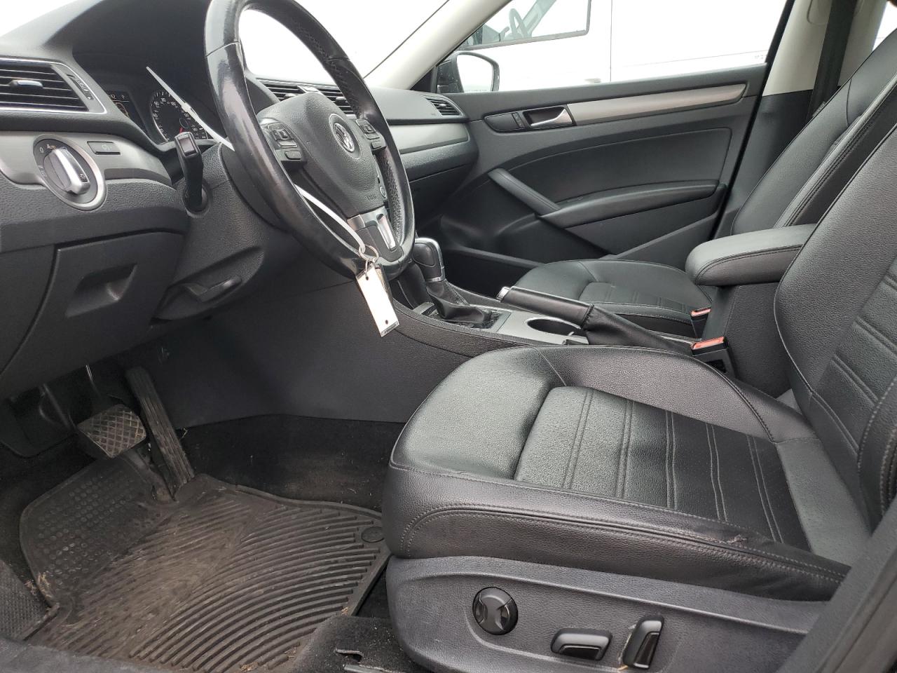 2015 Volkswagen Passat - Image 7