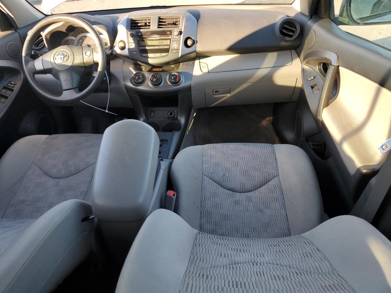 2011 Toyota RAV 4 - Image 8